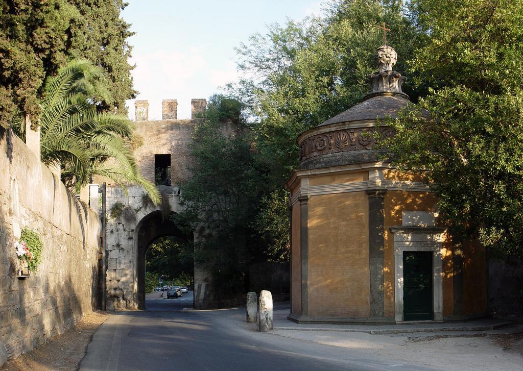 Porta Latina Suite - Private Apartment Rome'S Center Bagian luar foto
