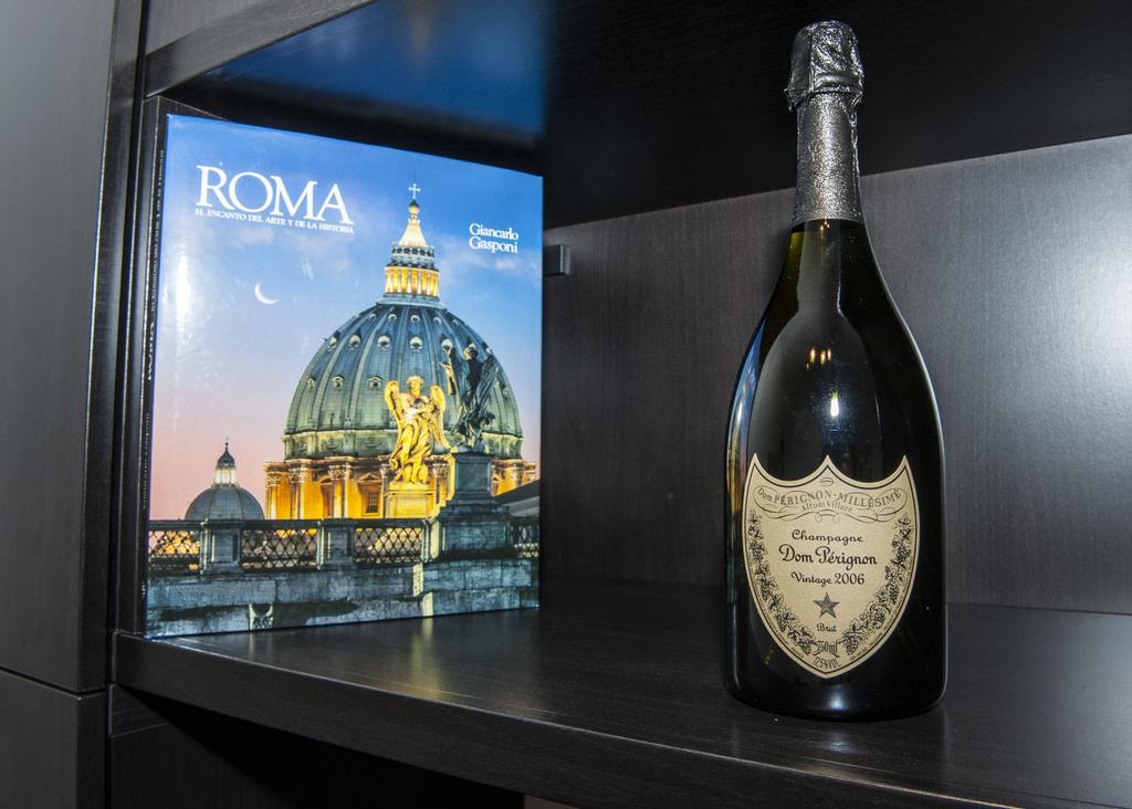 Porta Latina Suite - Private Apartment Rome'S Center Bagian luar foto