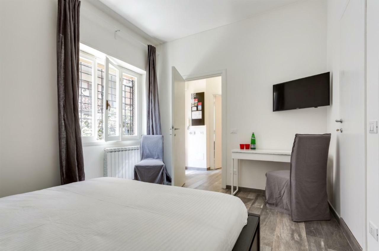 Porta Latina Suite - Private Apartment Rome'S Center Bagian luar foto